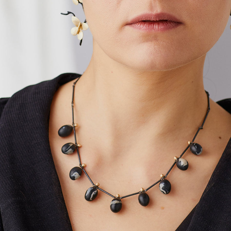 Nero Necklace