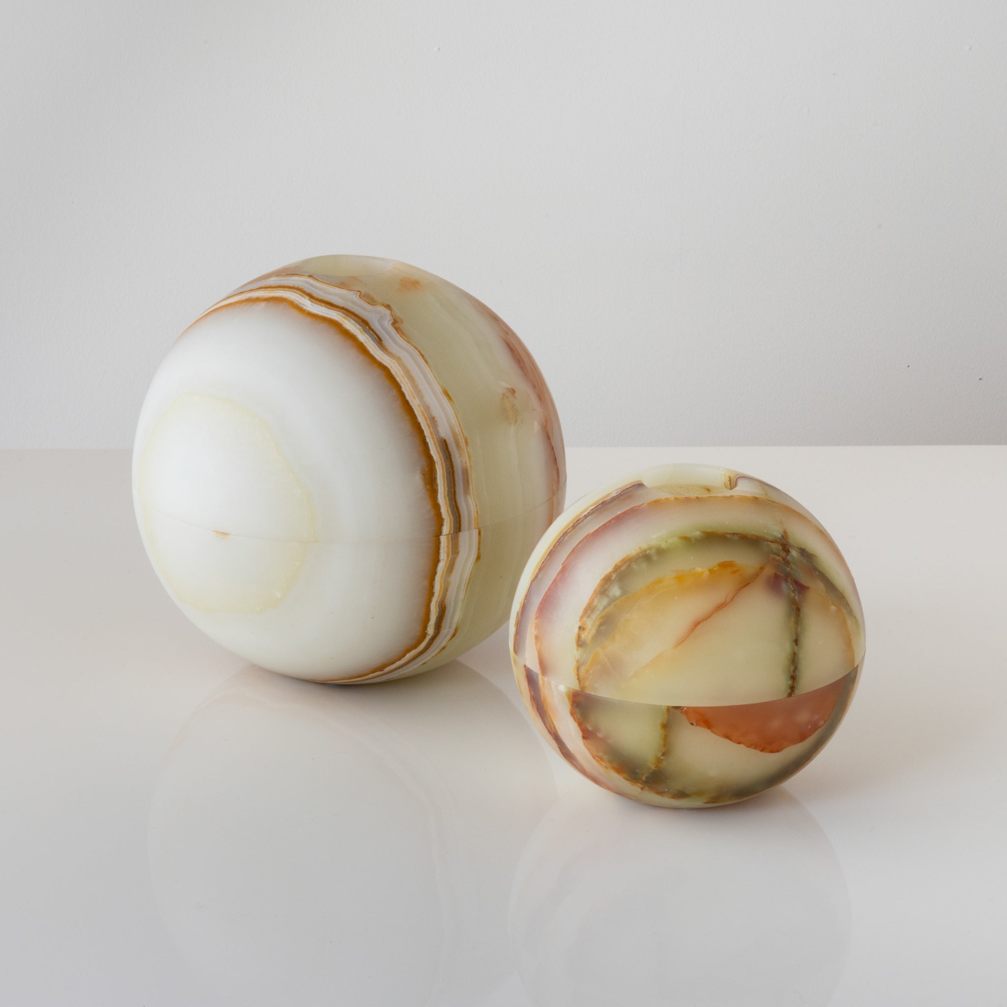 Jupiter Collection Crema Onyx Lantern