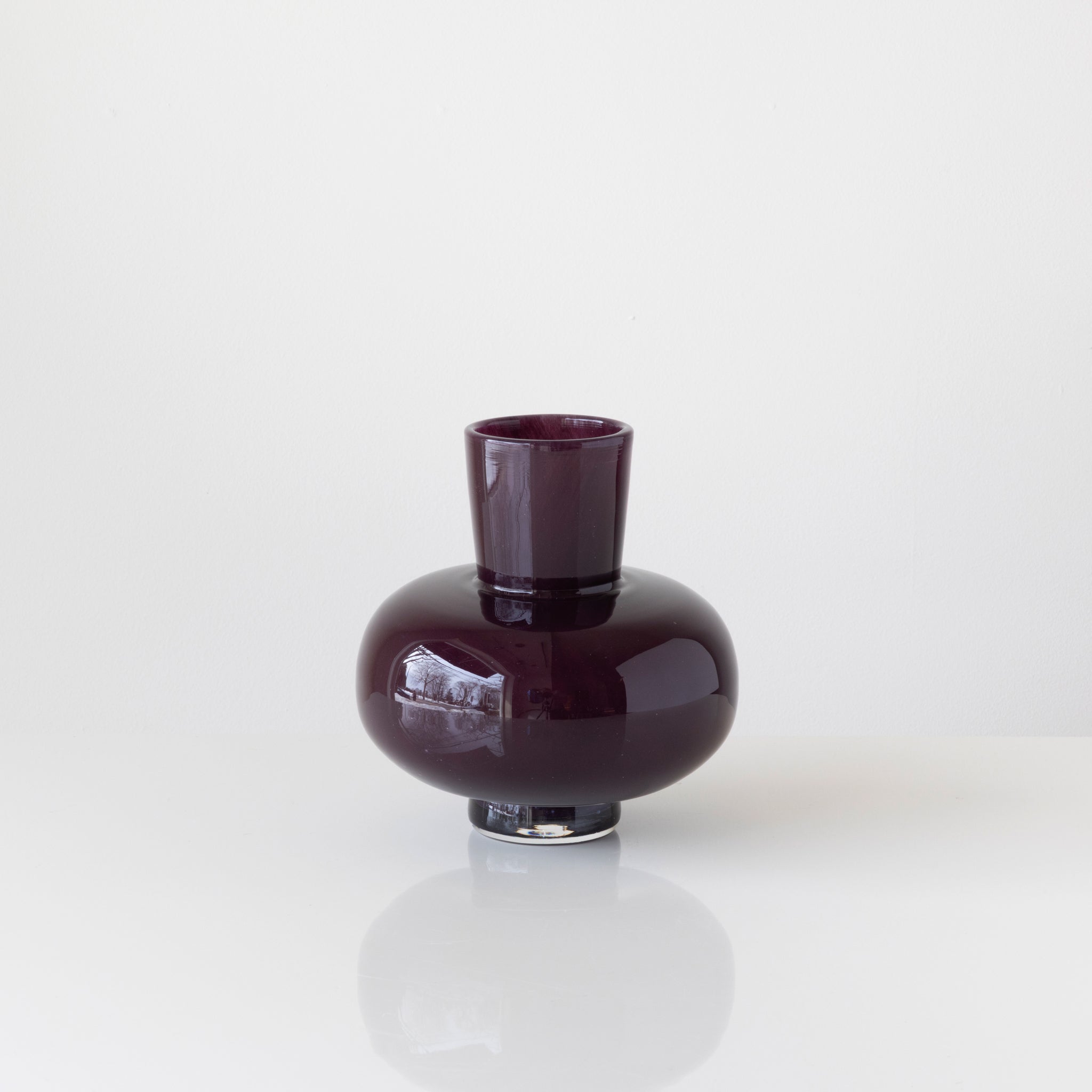 Modest Vase in Plum