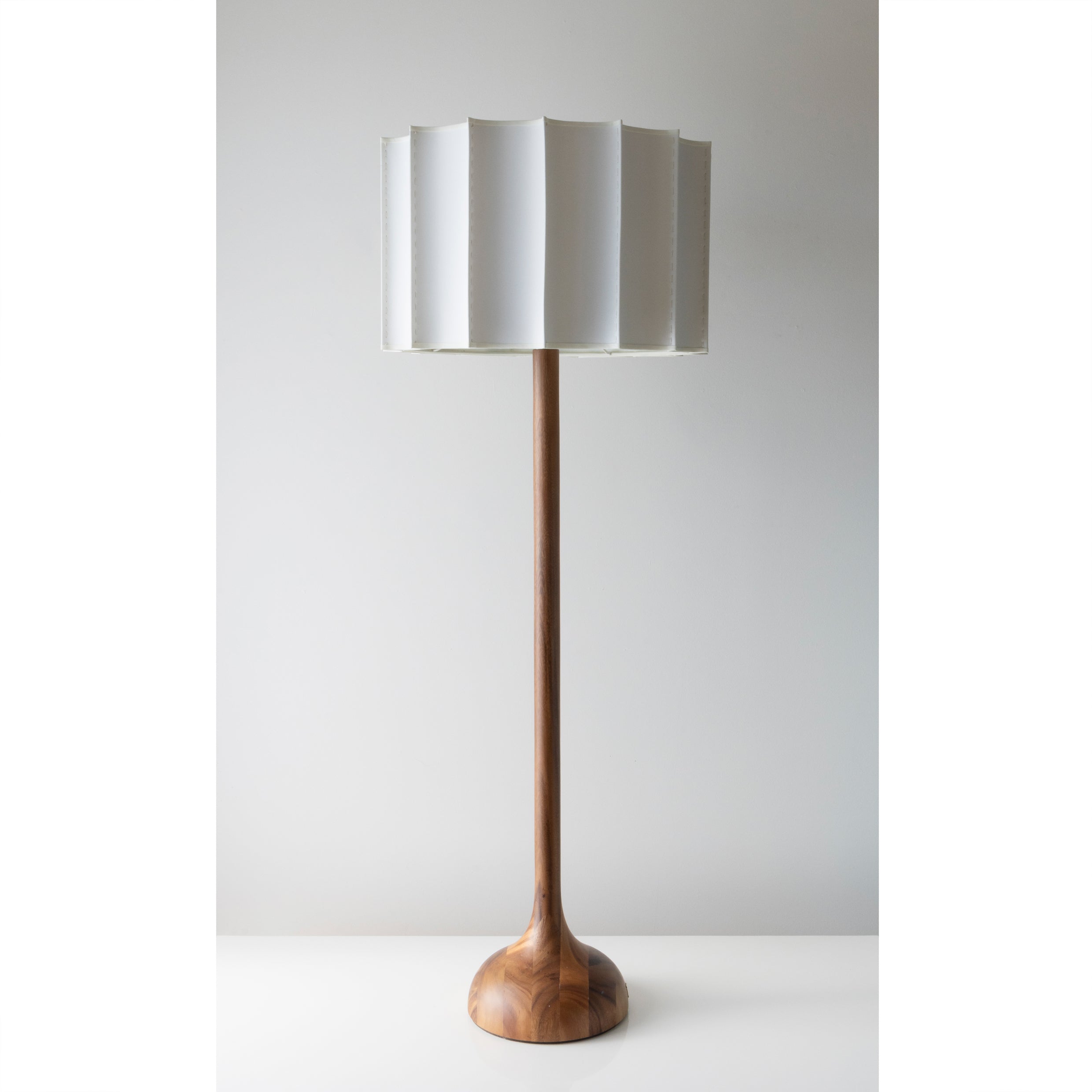 Pata de Elefante Floor Lamp