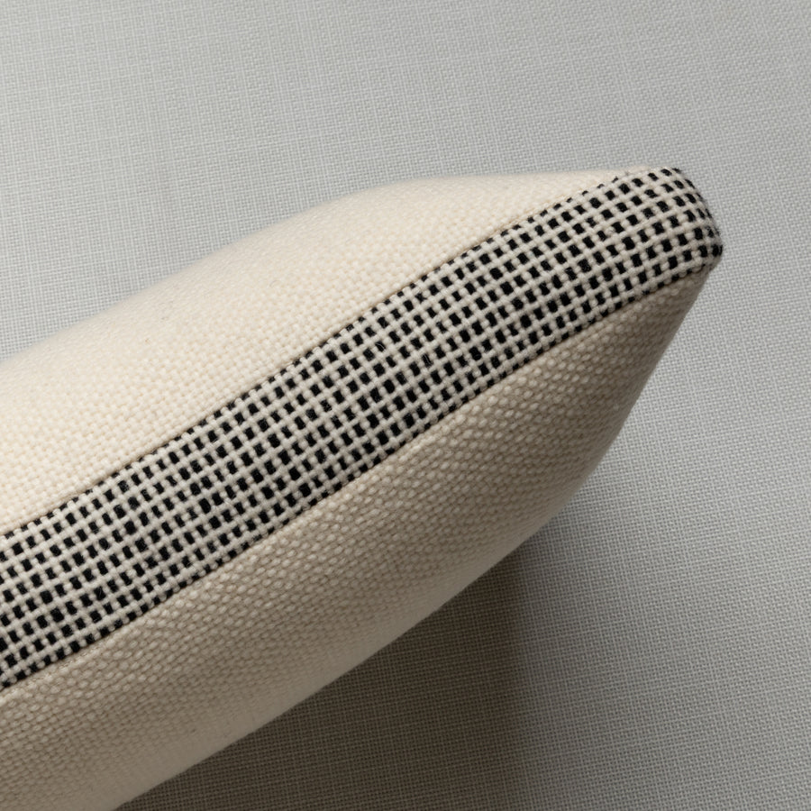 Makun Dot Cinta Pillow