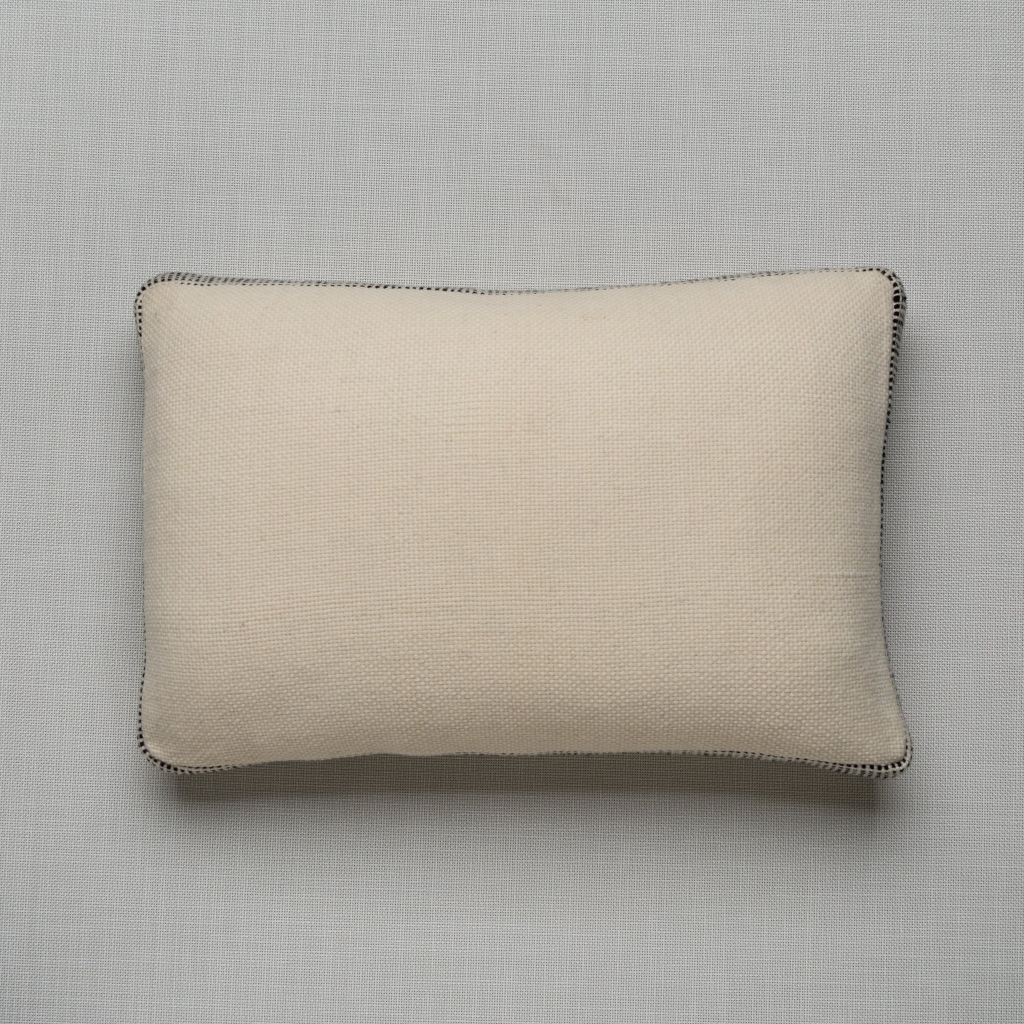 Makun Dot Cinta Pillow