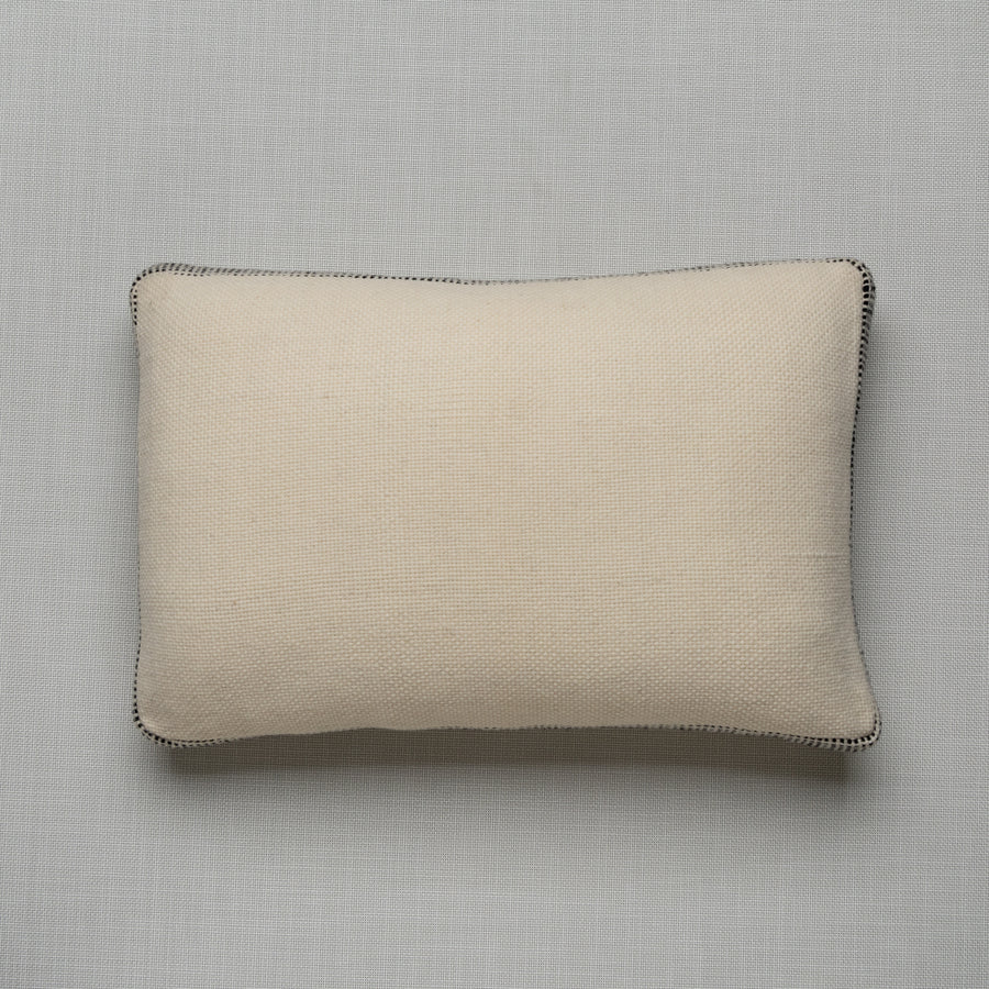 Makun Dot Cinta Pillow