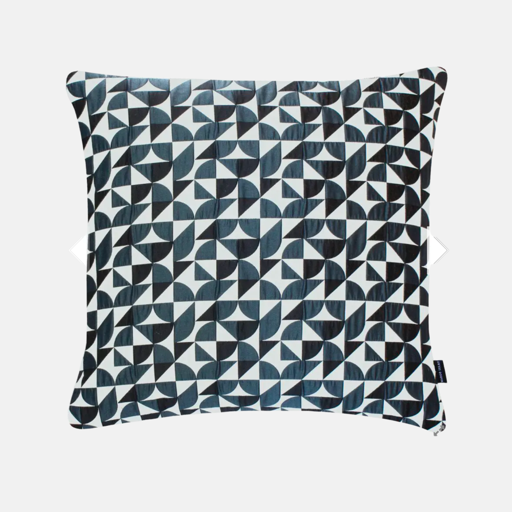 Brasilia Present Pillows