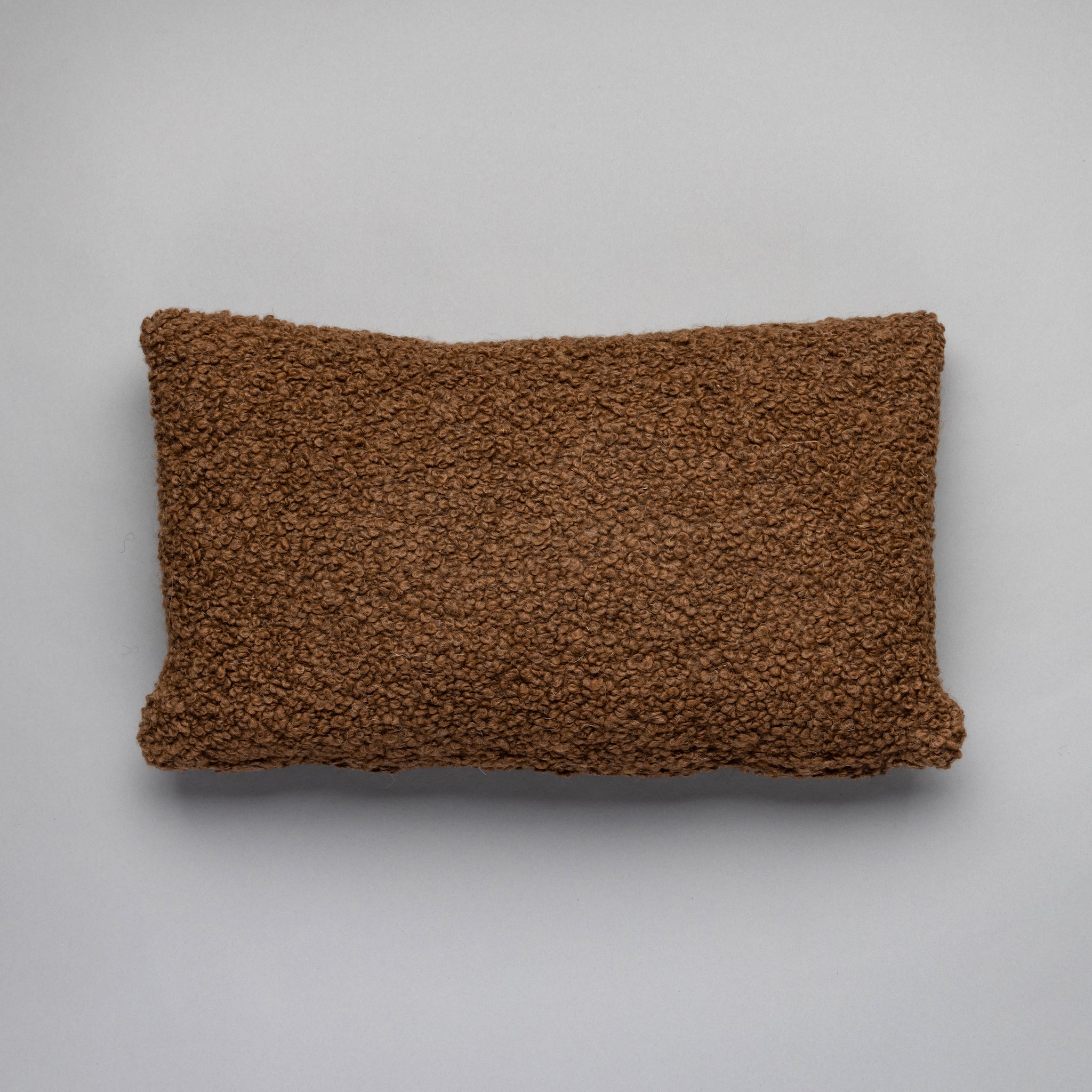 Kurlisuri 70 Lumbar Pillow